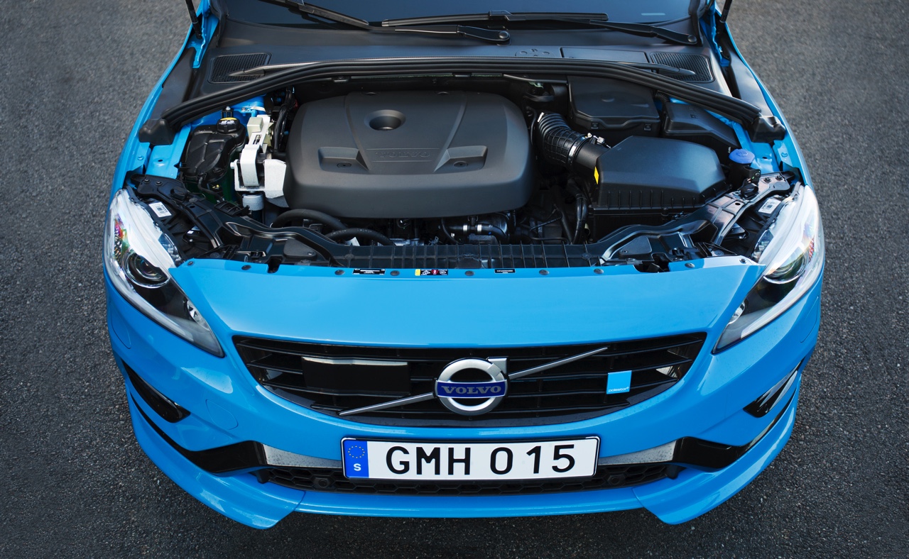 Volvo presenteert de nieuwe S60 en V60 Polestar met 2.0 liter viercilinder. Het 2017-model gaat aan de bak met 367 pk, minder gewicht en een achttrapsautomaat.