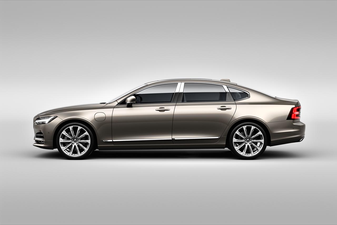 Volvo geeft een prijs aan de lange S90L Excellence.