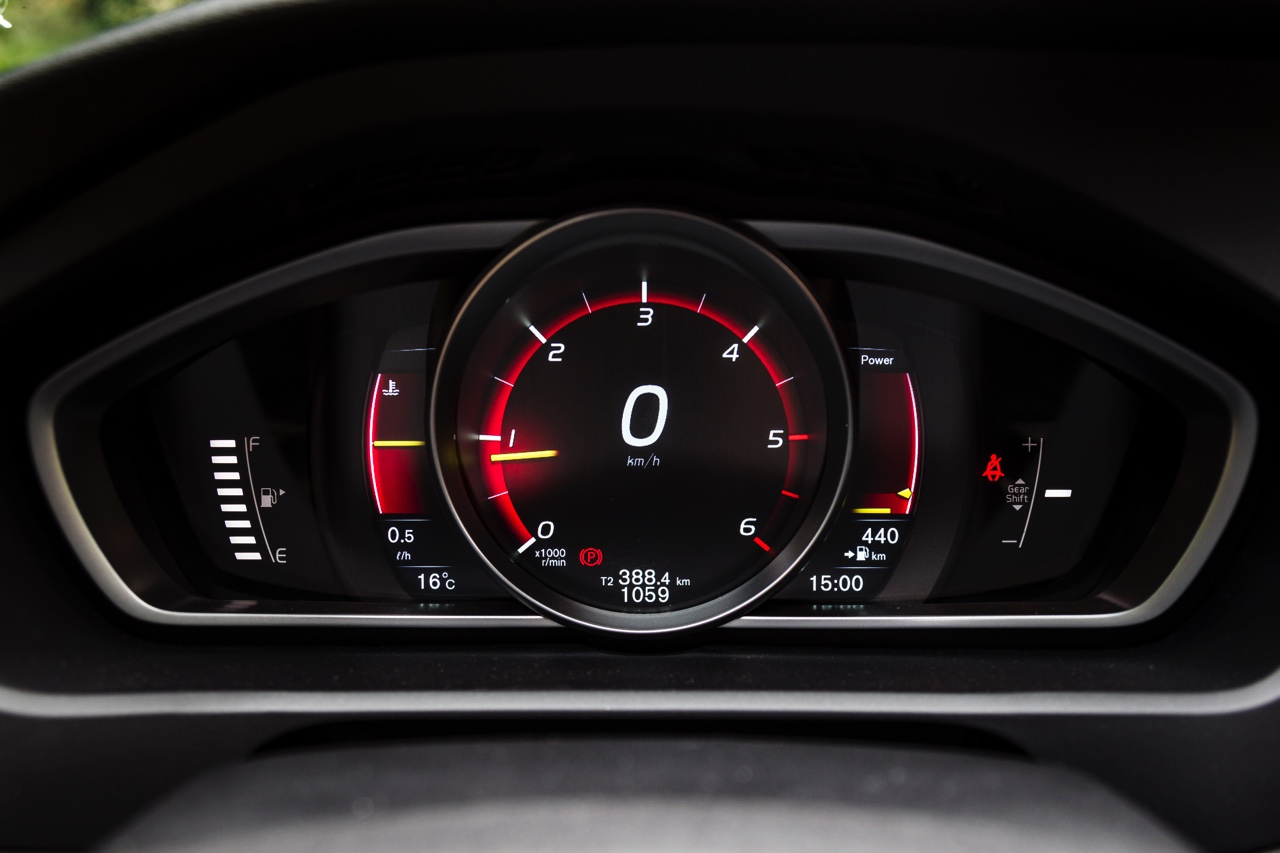 Autotest Volvo V40 D2 Sport, de nieuwe 2.0 liter DRIVE-E diesel met 120 pk en 280 Nm die de V40 in aanmerking laat komen voor 14% bijtelling.