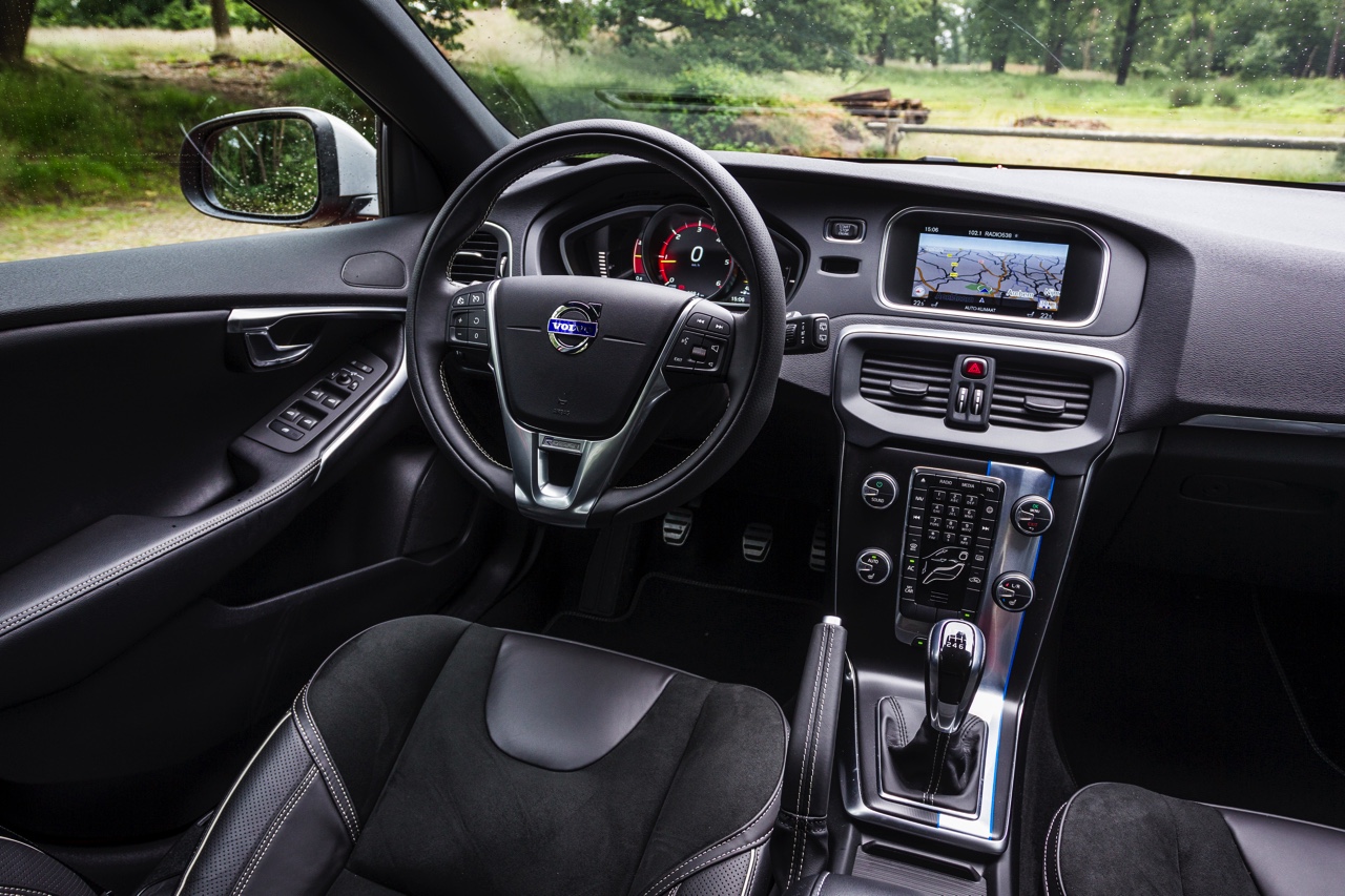 Autotest Volvo V40 D2 Sport, de nieuwe 2.0 liter DRIVE-E diesel met 120 pk en 280 Nm die de V40 in aanmerking laat komen voor 14% bijtelling.