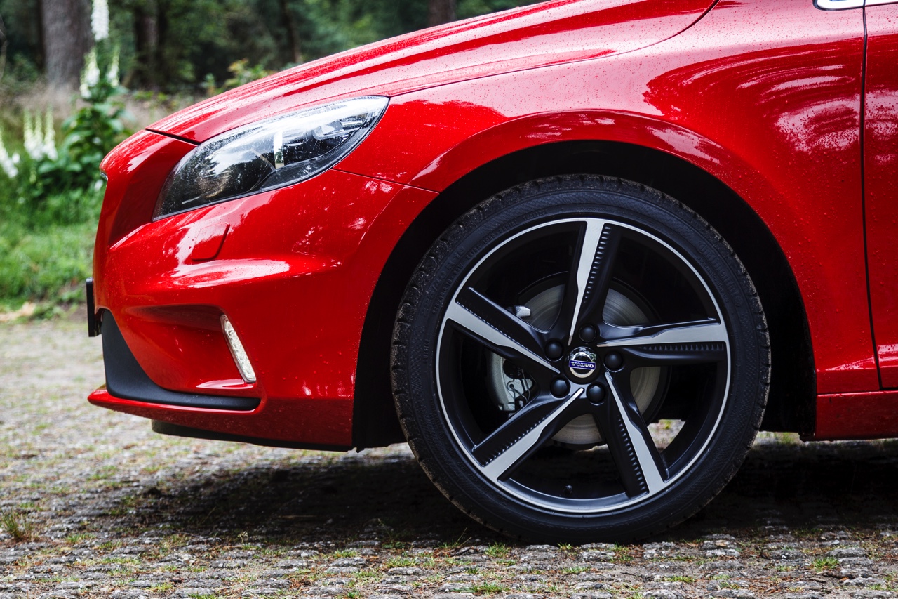 Autotest Volvo V40 D2 Sport, de nieuwe 2.0 liter DRIVE-E diesel met 120 pk en 280 Nm die de V40 in aanmerking laat komen voor 14% bijtelling.