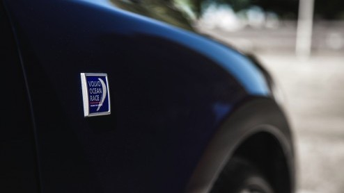 Autotest Volvo V40 D4. In deze rijtest van de V40 D4 Business lees je dat 14% bijtelling en 190 pk opperbest samen gaat. Volvo heeft de populaire leaseversie bovendien scherp netto geprijsd.