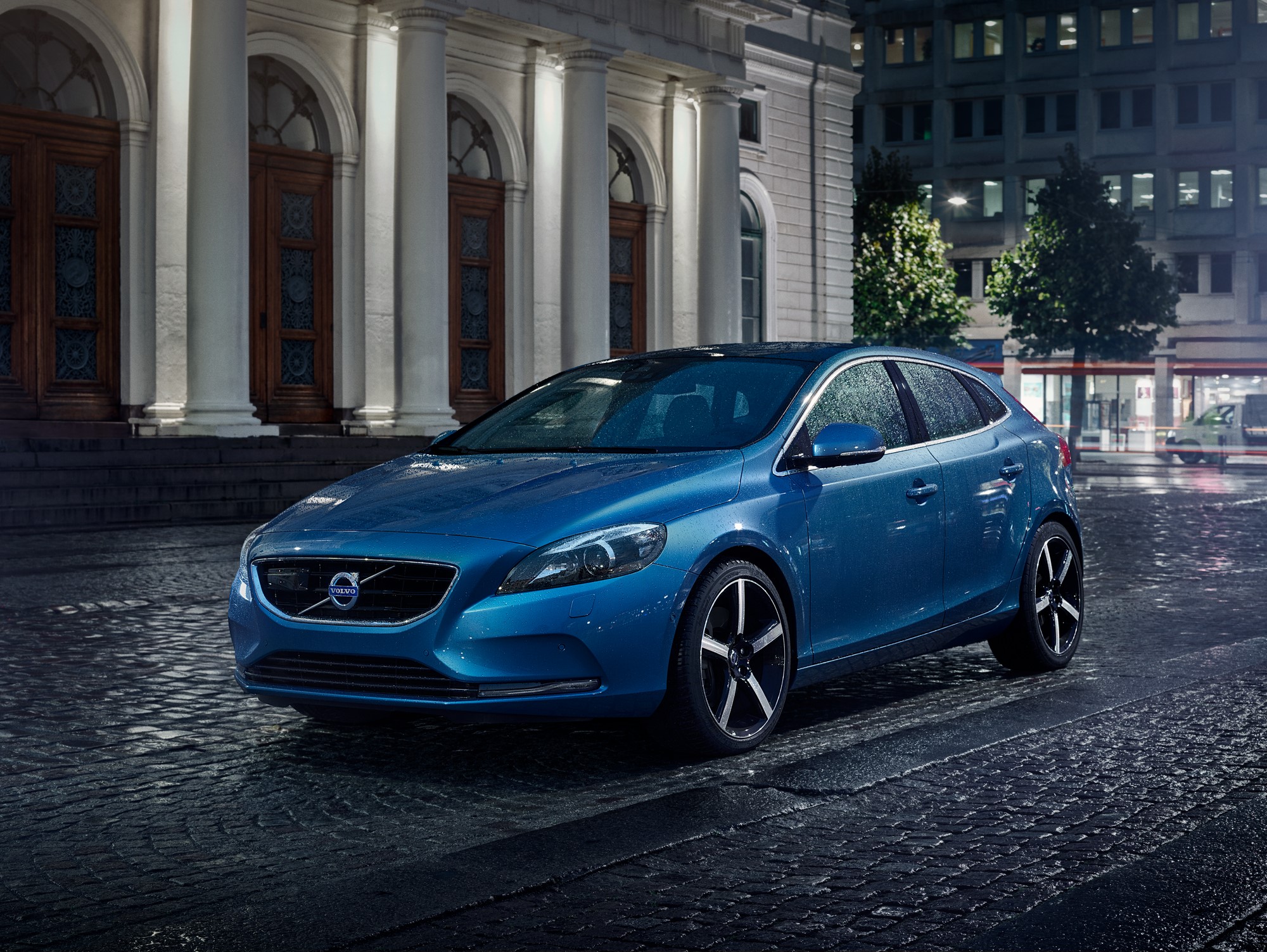 De Volvo V40 en V40 Cross Country komen in 2016 ook als Nordic en Nordic+ voor de dag. De dieselvarianten scoren 21% bijtelling voor de zakelijke rijder.