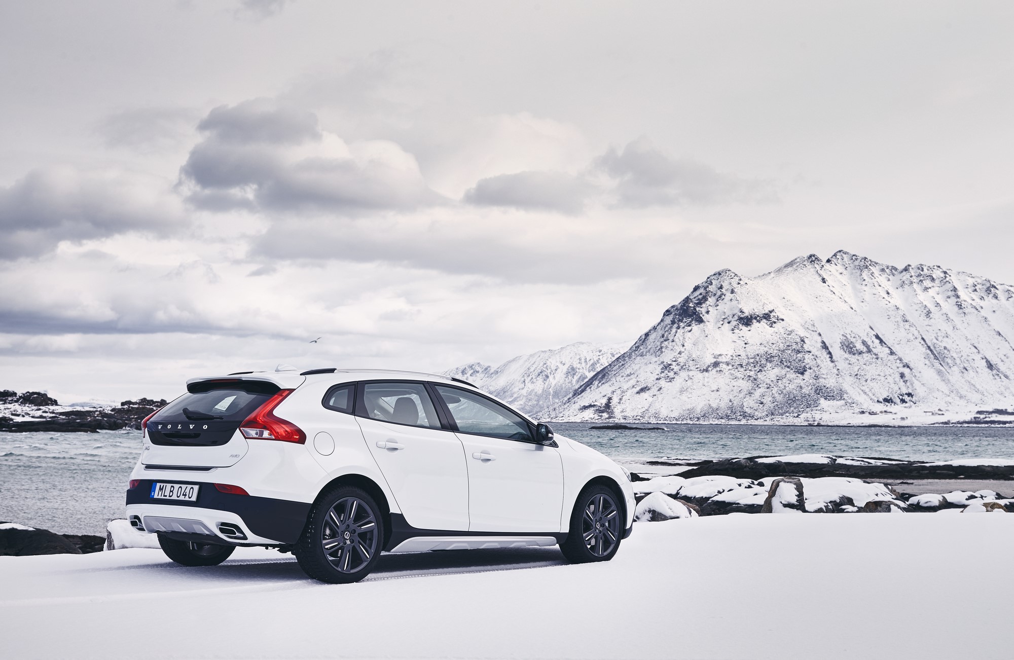De Volvo V40 en V40 Cross Country komen in 2016 ook als Nordic en Nordic+ voor de dag. De dieselvarianten scoren 21% bijtelling voor de zakelijke rijder.