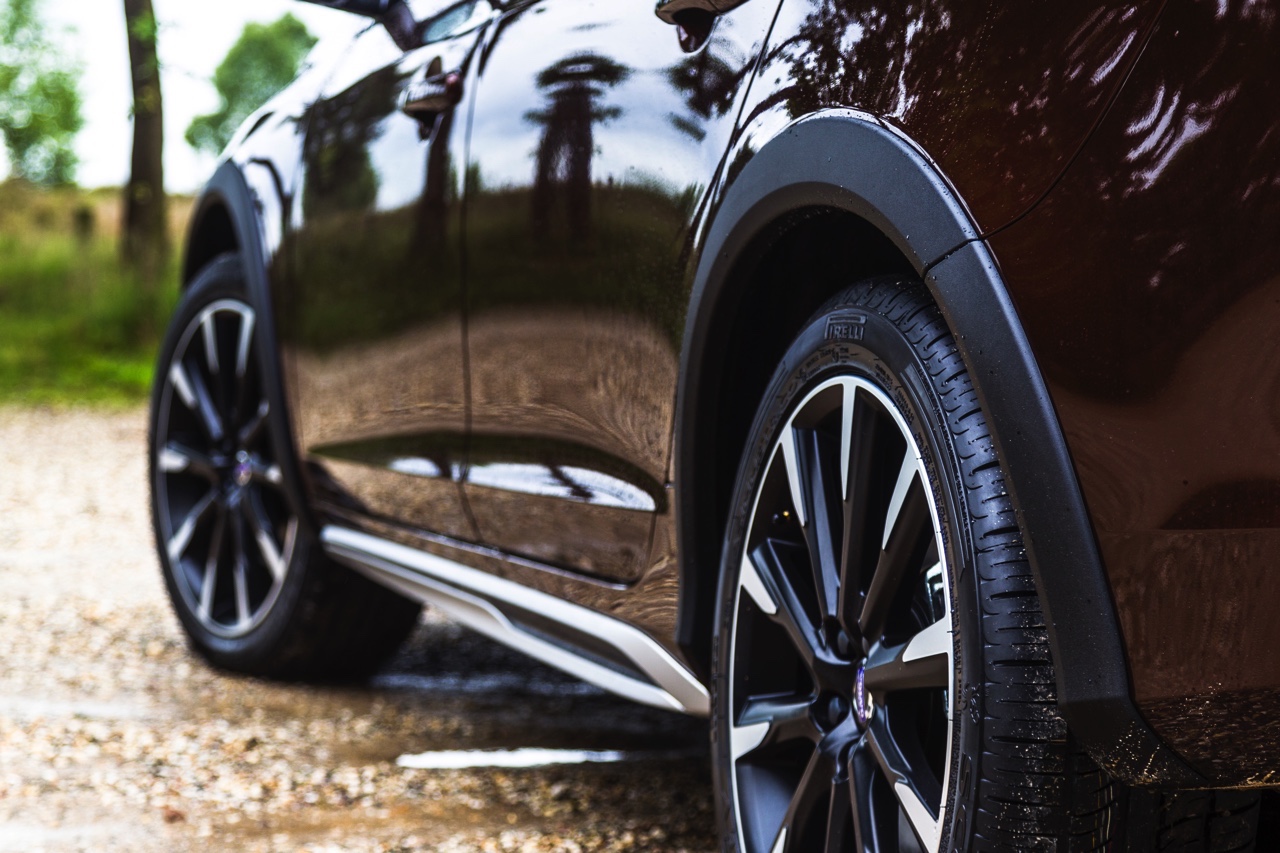 Autotest Volvo V60 Cross Country, de stoere V60 met extra bodemvrijheid en een offroad uitstraling waarbij de diesel van 20% bijtelling profiteert.