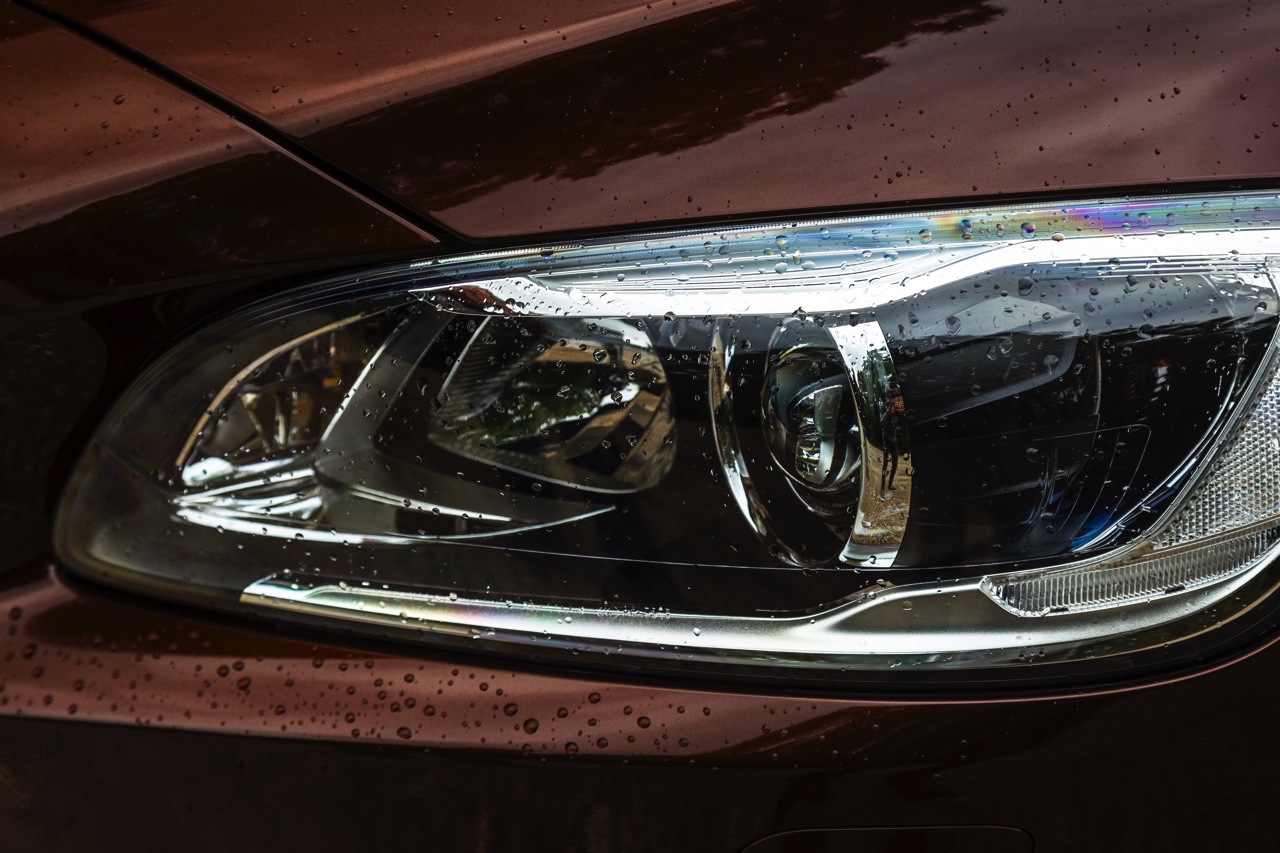 Autotest Volvo V60 Cross Country, de stoere V60 met extra bodemvrijheid en een offroad uitstraling waarbij de diesel van 20% bijtelling profiteert.