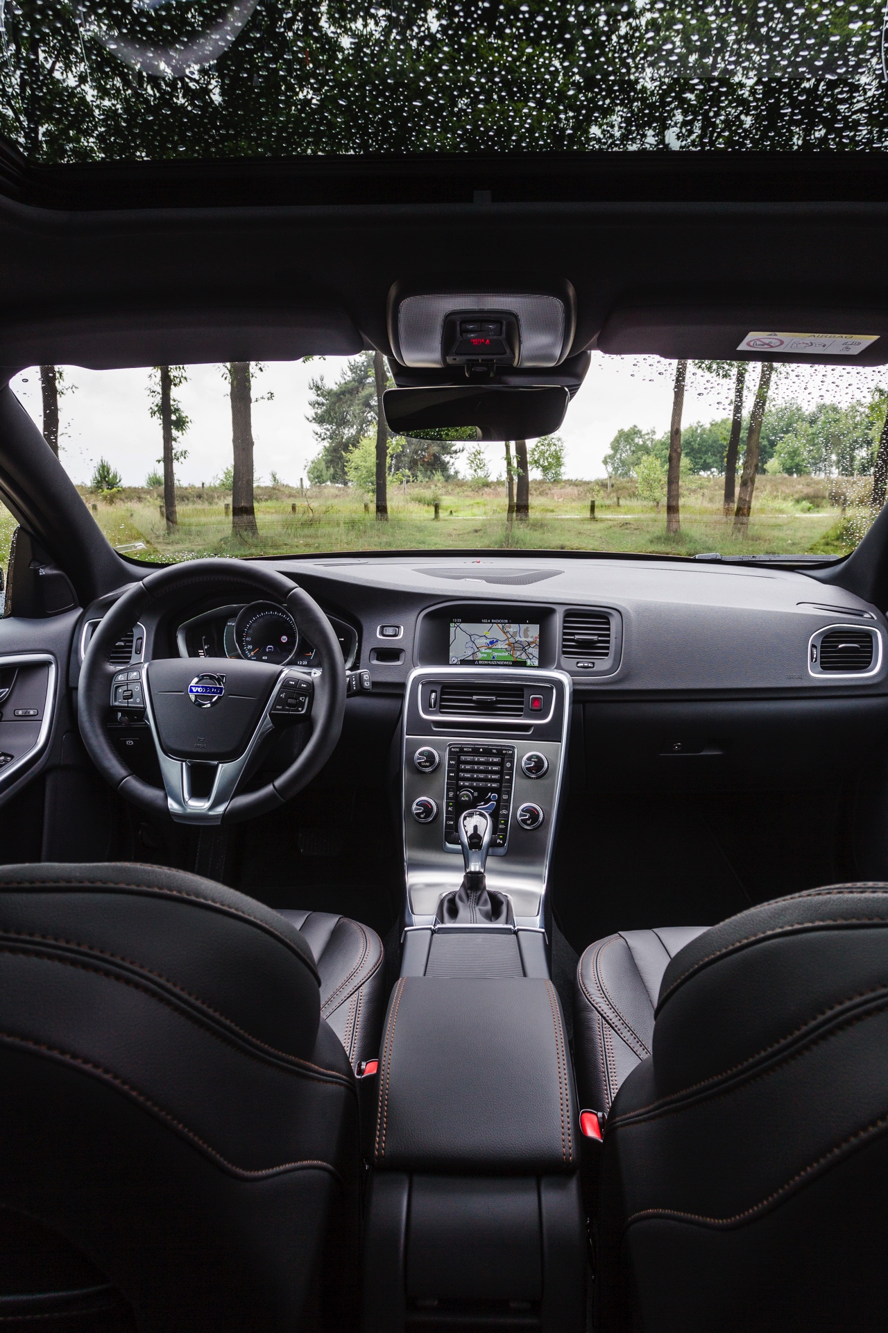 Autotest Volvo V60 Cross Country, de stoere V60 met extra bodemvrijheid en een offroad uitstraling waarbij de diesel van 20% bijtelling profiteert.