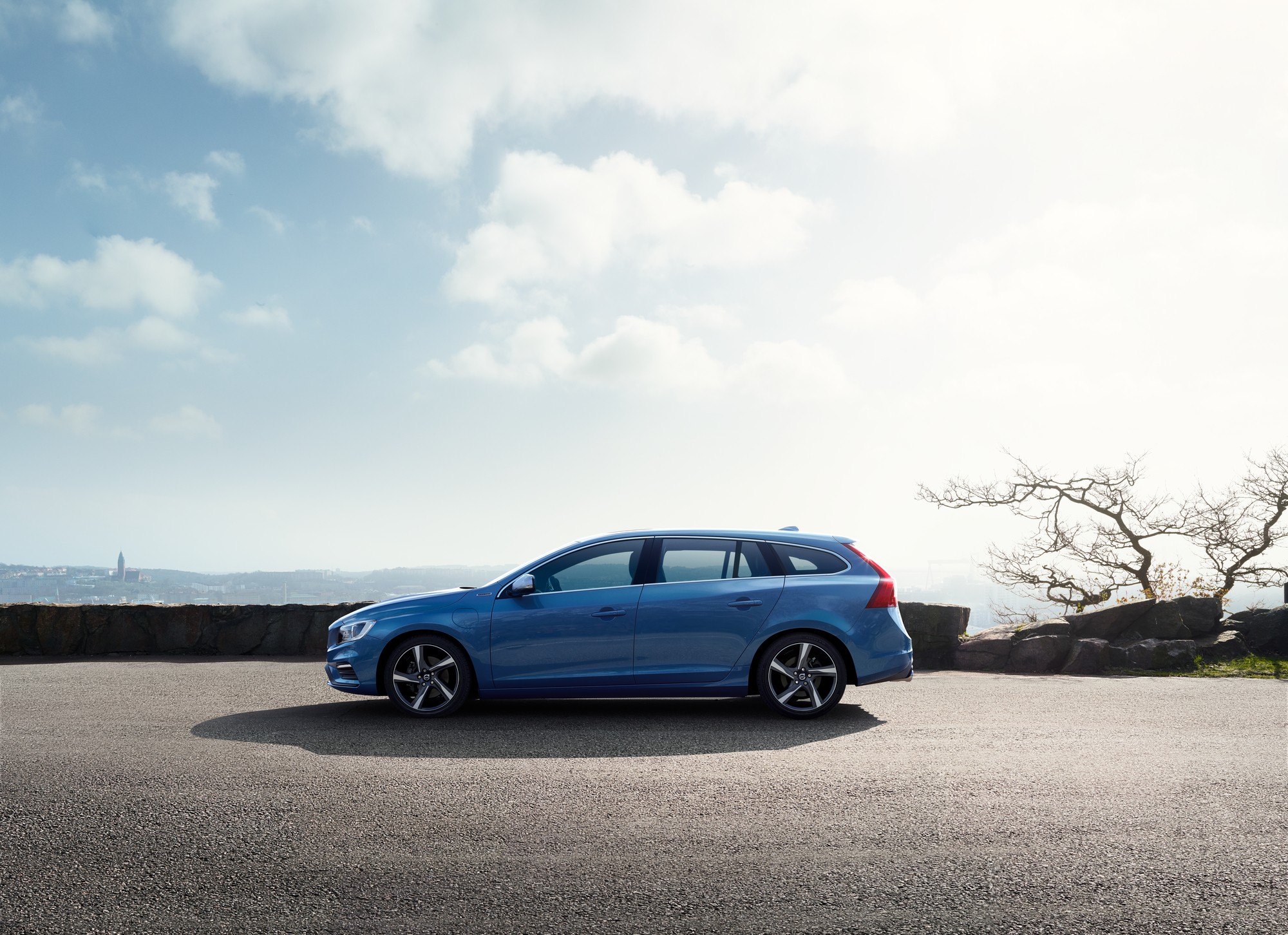Volvo introduceert in 2016 ook de V60 D5 Twin Engine met 15% bijtelling. Ten opzichte van de D6 heeft deze minder vermogen, maar de prijs is ook vijf mille lager.