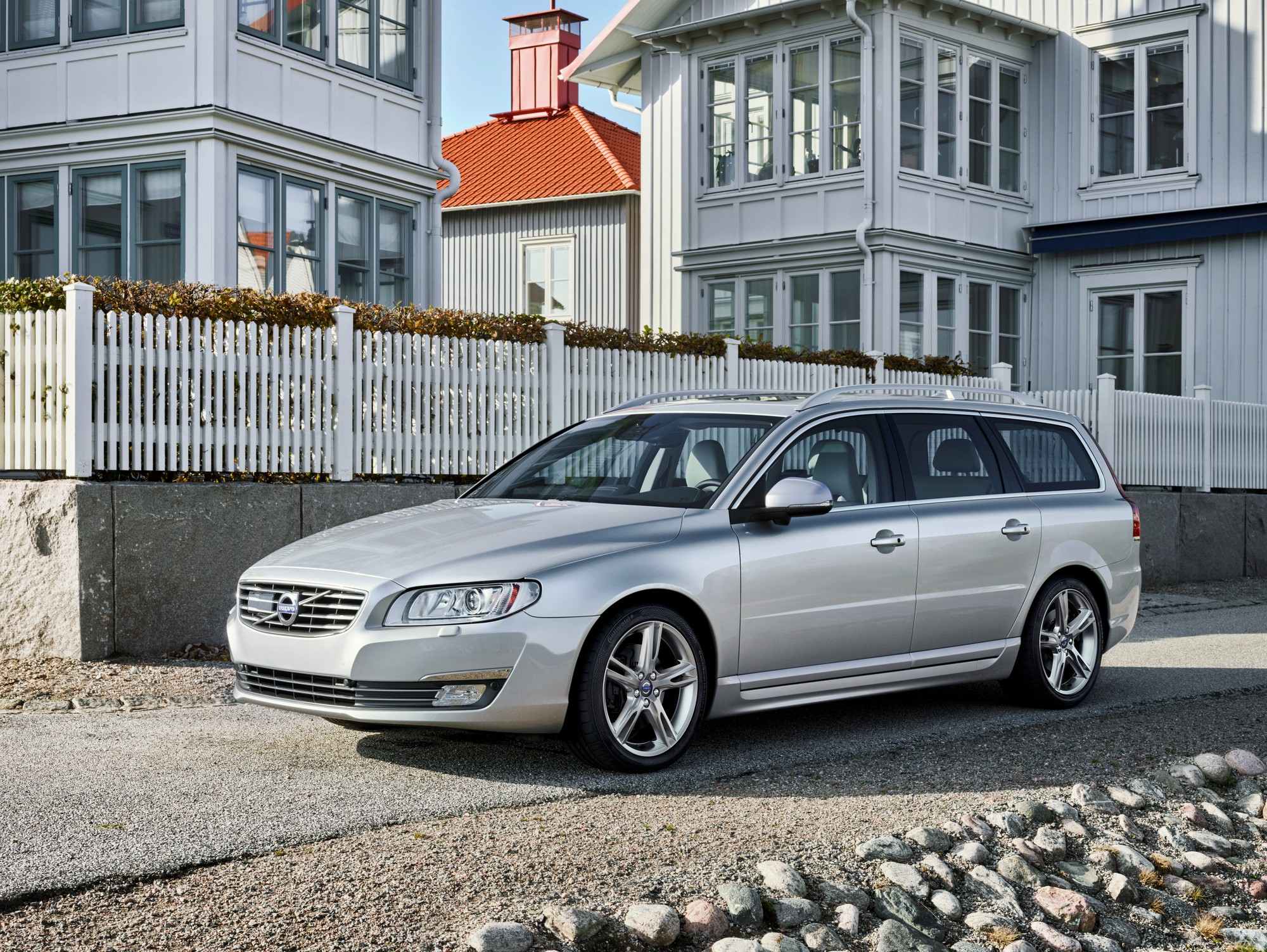 Volvo zwaait de V70 en XC70 uit met nieuwe Drive-E motoren en de Classic, Dynamic en Inscription Editions.