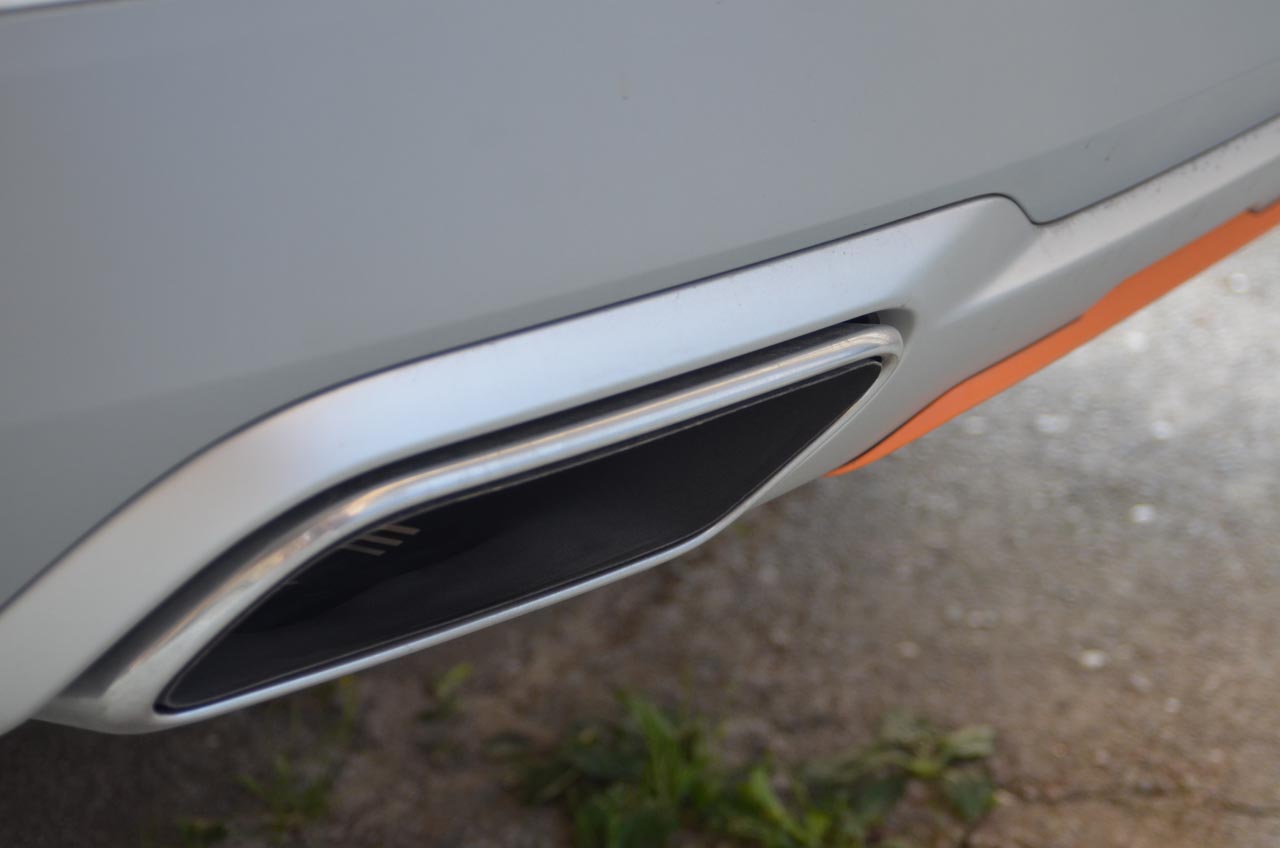Volvo kleedt de speciale Volvo Ocean Race editie van de V90 Cross Country bijzonder aan.