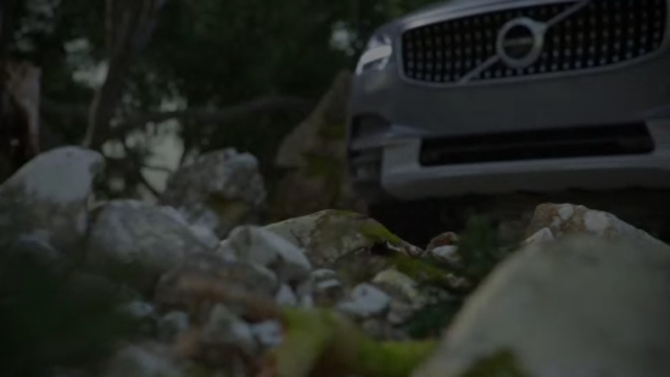 De Volvo V90 Cross Country is onderweg. Nu zijn er ook officile beelden en een video.