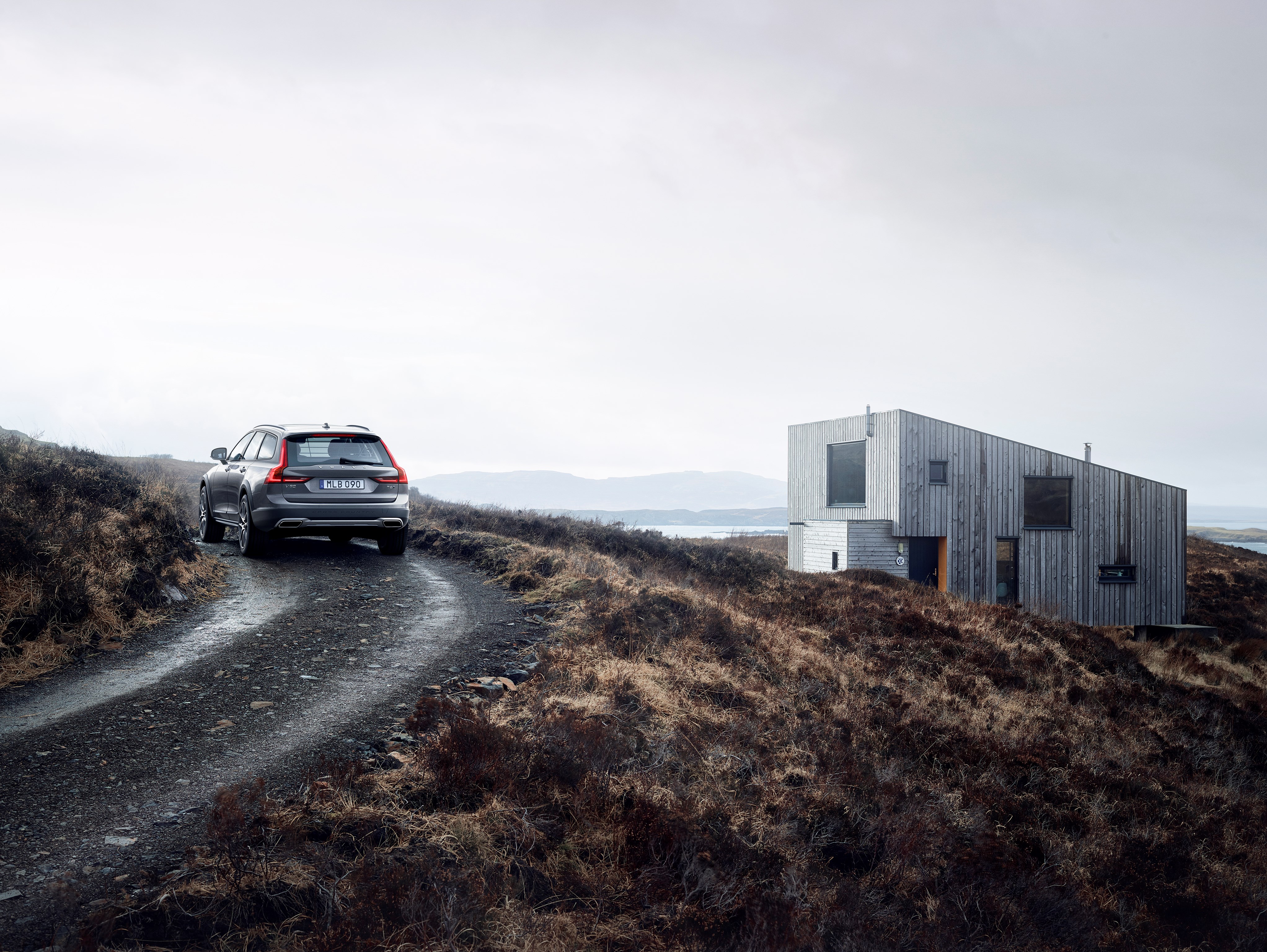 De Volvo V90 Cross Country is onderweg. Nu zijn er ook officile beelden en een video.