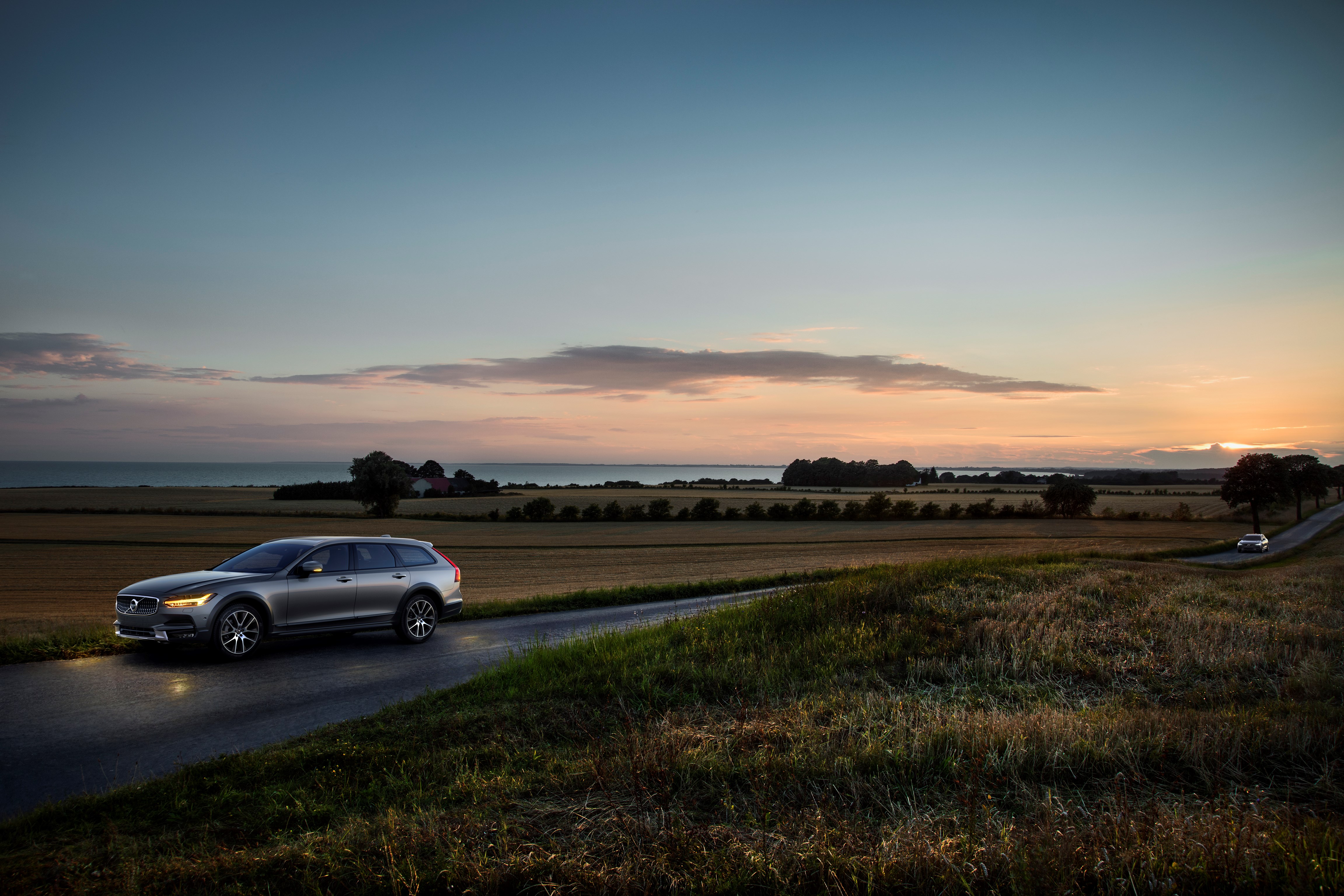 De Volvo V90 Cross Country is onderweg. Nu zijn er ook officile beelden en een video.