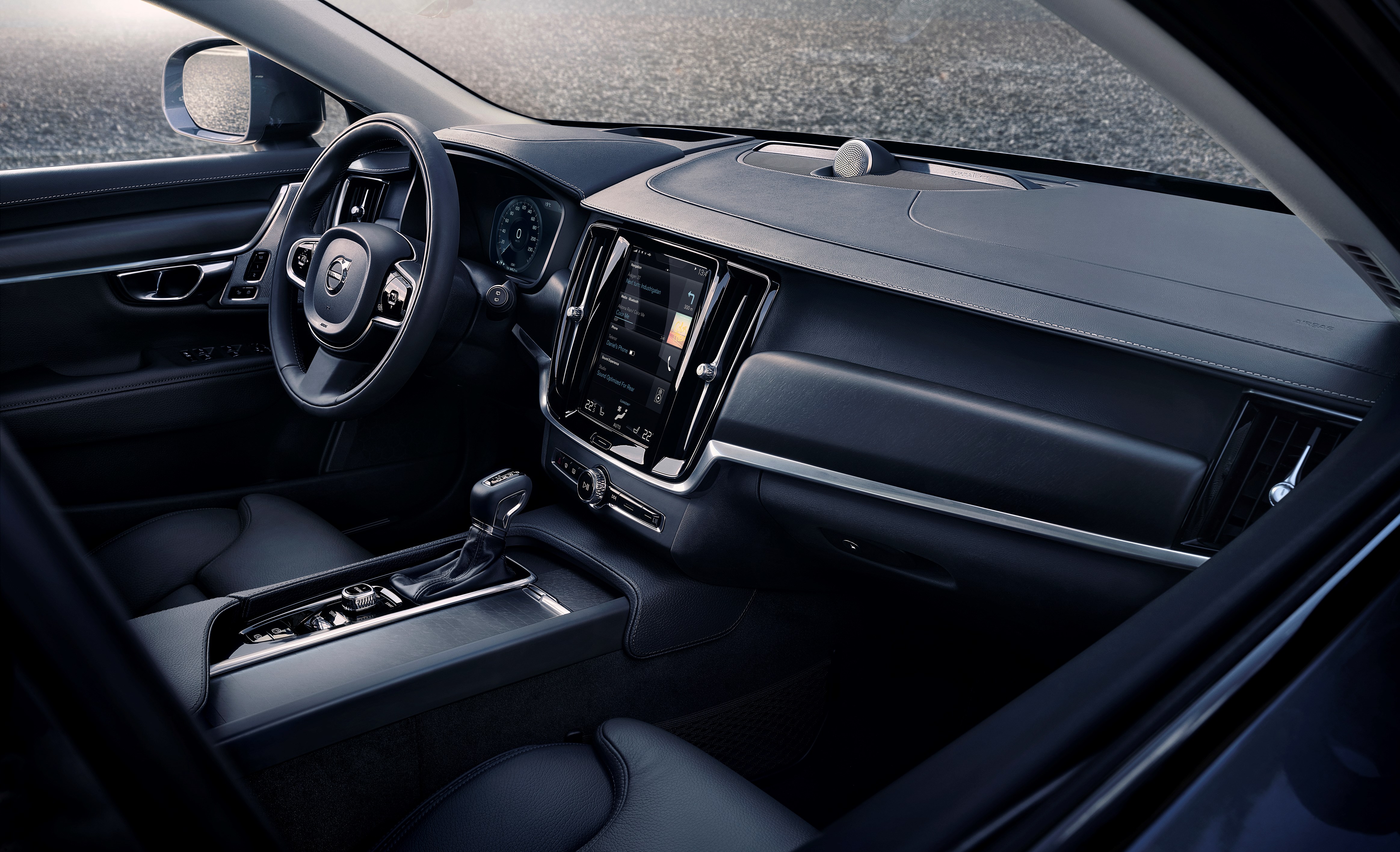 De Volvo V90 Cross Country is onderweg. Nu zijn er ook officile beelden en een video.