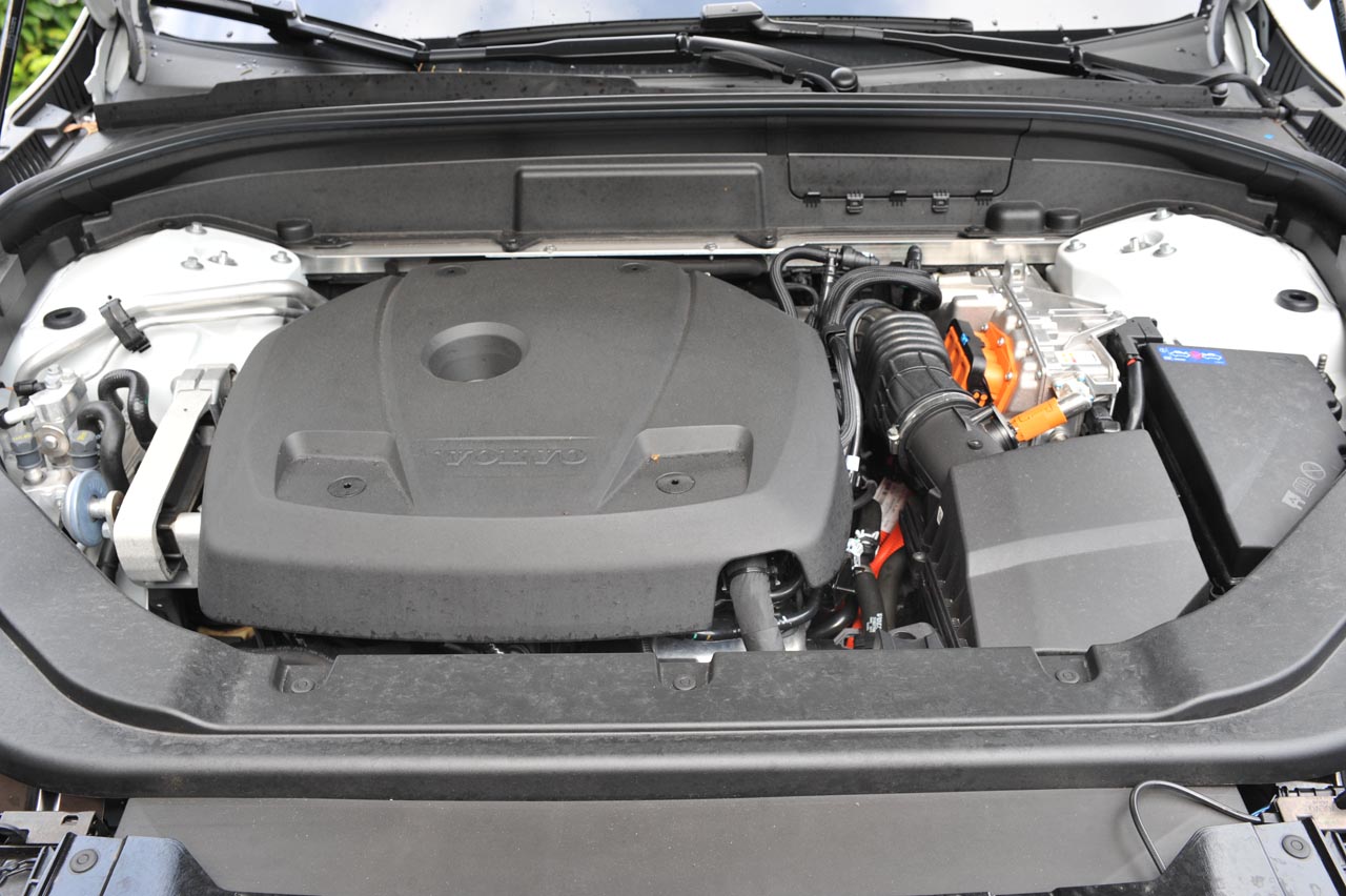 Volvo biedt met de nieuwe XC60 dezelfde voorzieningen als de grote XC90. De topversie is de T8 die met zijn benzine/elektrische aandrijflijn ook volledig elektrisch kan rijden.