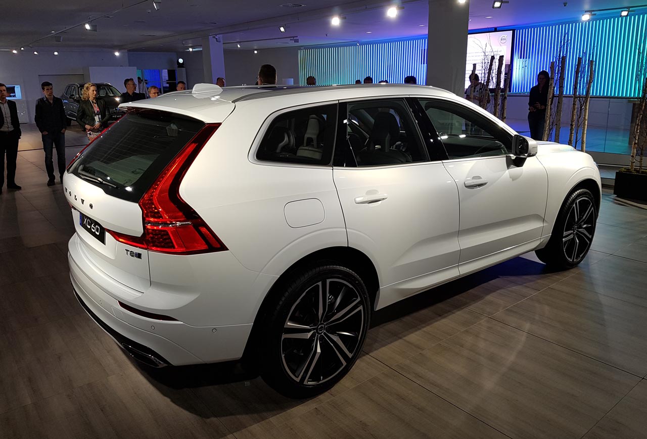 Volvo lanceert in september de tweede generatie XC60. AutoVandaag mocht er al even aan proeven, stilstaand.