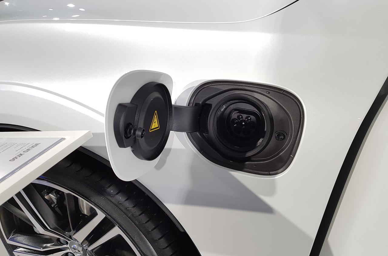 Volvo lanceert in september de tweede generatie XC60. AutoVandaag mocht er al even aan proeven, stilstaand.