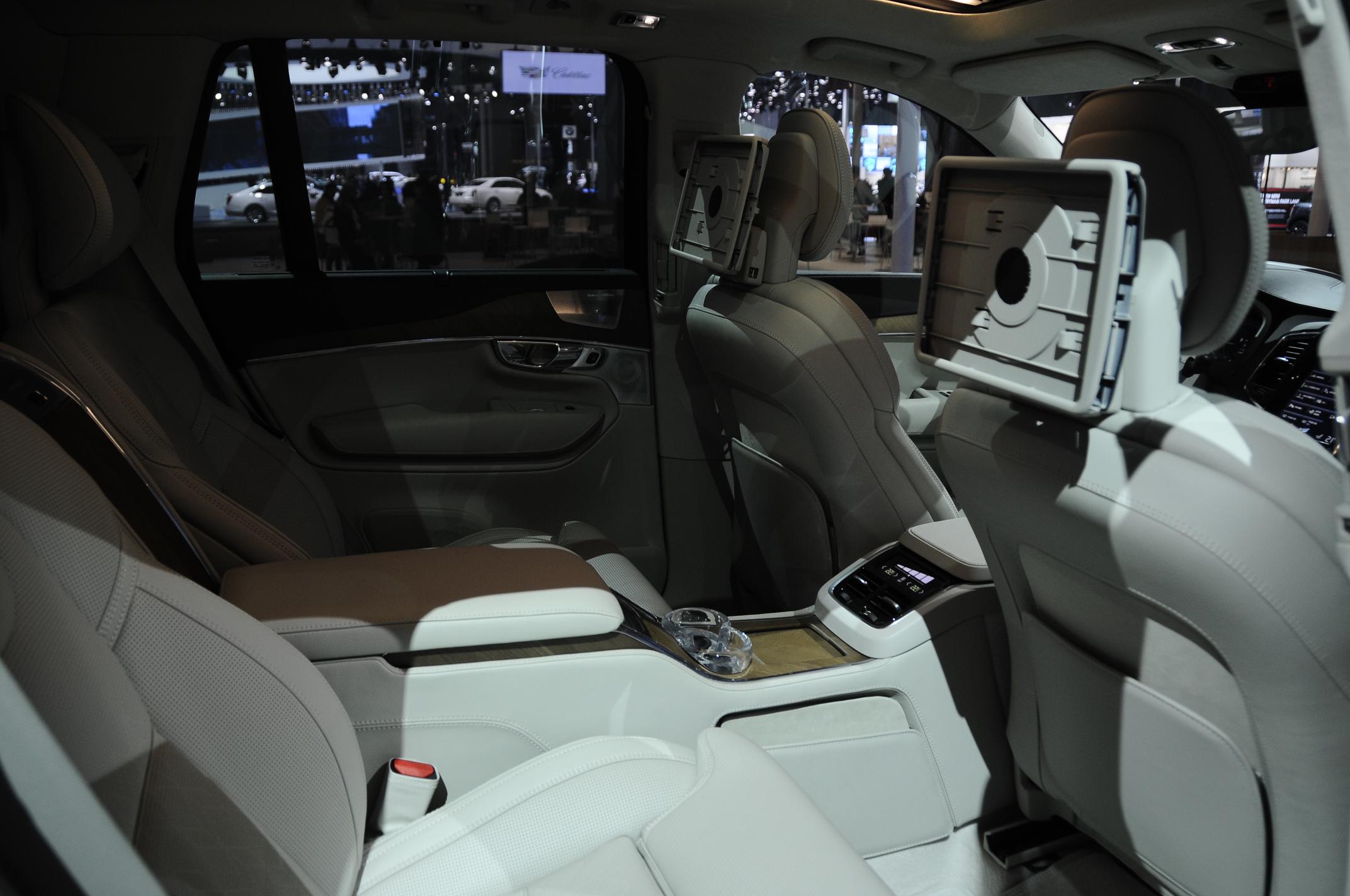 Volvo heeft met de XC90 Excellence laten zien dat hun nieuwe SUV is toegerust op de meest veeleisende klant. Binnenkort gaat Volvo het nieuwe topmodel ook online verkopen.