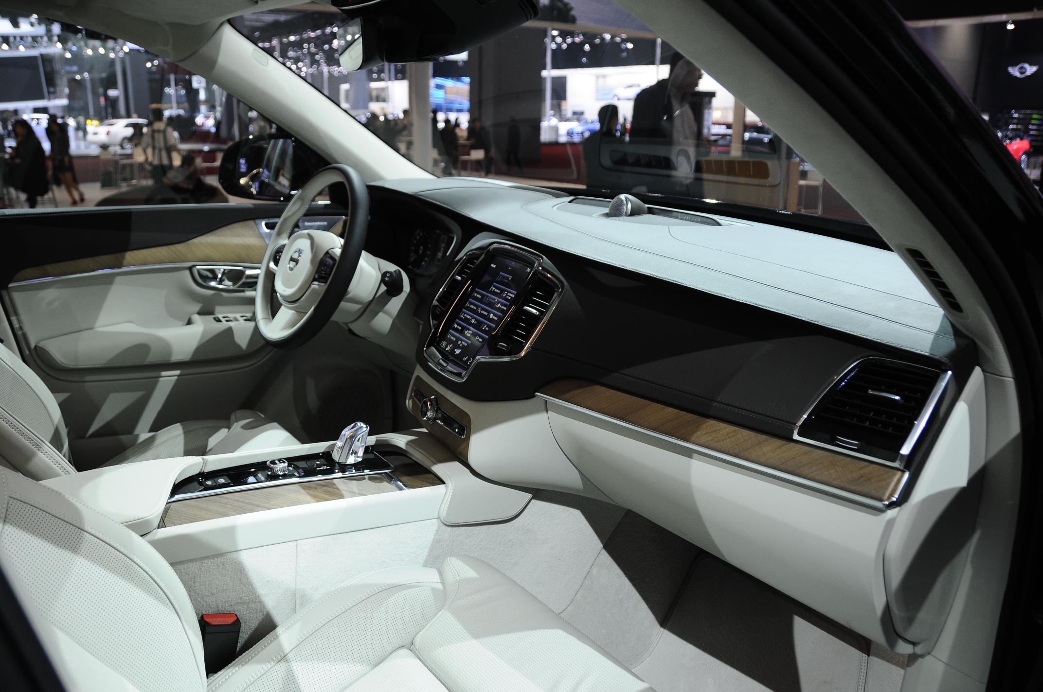Volvo heeft met de XC90 Excellence laten zien dat hun nieuwe SUV is toegerust op de meest veeleisende klant. Binnenkort gaat Volvo het nieuwe topmodel ook online verkopen.