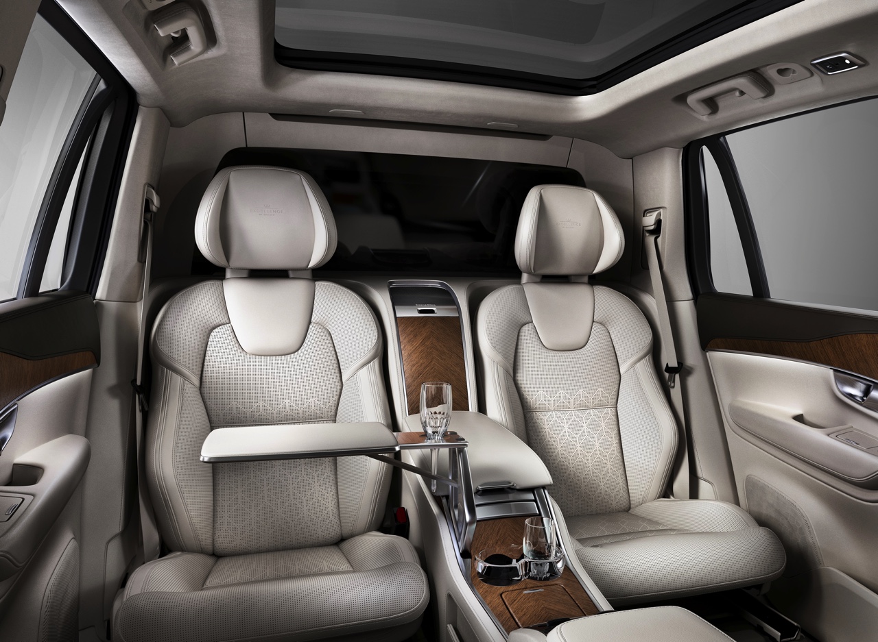 Volvo heeft met de XC90 Excellence laten zien dat hun nieuwe SUV is toegerust op de meest veeleisende klant. Binnenkort gaat Volvo het nieuwe topmodel ook online verkopen.