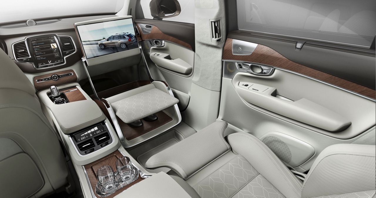 Volvo heeft met de XC90 Excellence laten zien dat hun nieuwe SUV is toegerust op de meest veeleisende klant. Binnenkort gaat Volvo het nieuwe topmodel ook online verkopen.
