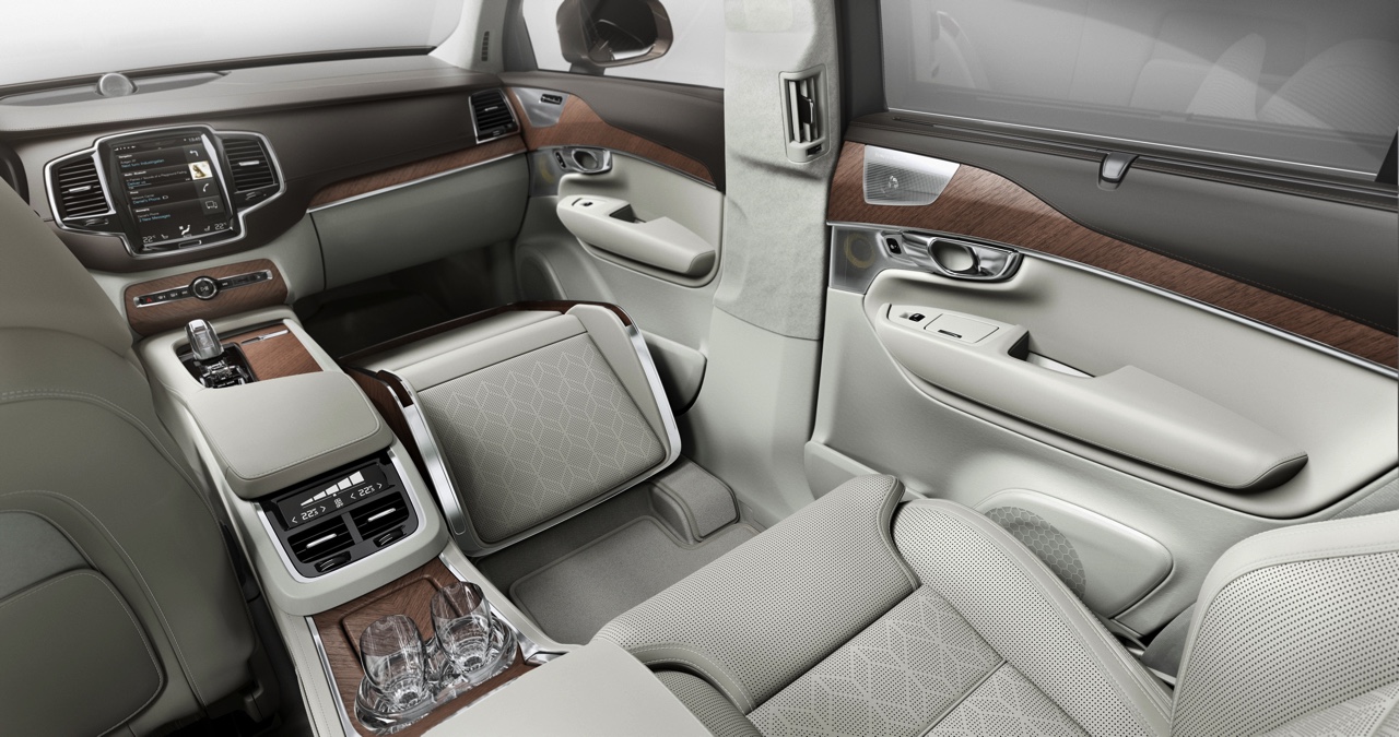 Volvo heeft met de XC90 Excellence laten zien dat hun nieuwe SUV is toegerust op de meest veeleisende klant. Binnenkort gaat Volvo het nieuwe topmodel ook online verkopen.