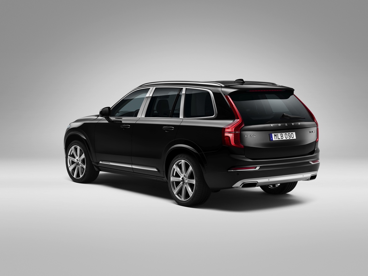 Volvo haalt de XC90 Excellence naar Nederland. De meest luxe XC90 met vier zitplaatsen is verkrijgbaar vanaf circa 125.000 euro, maar dat is nog een richtprijs.