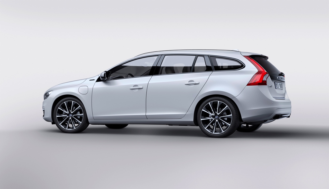 Volvo V60 D5 Twin Engine plug-in hybride beleeft zijn debuut op de Autosalon van Genve in een speciale oplage en komt later dit jaar in een reguliere uitvoering op de markt.