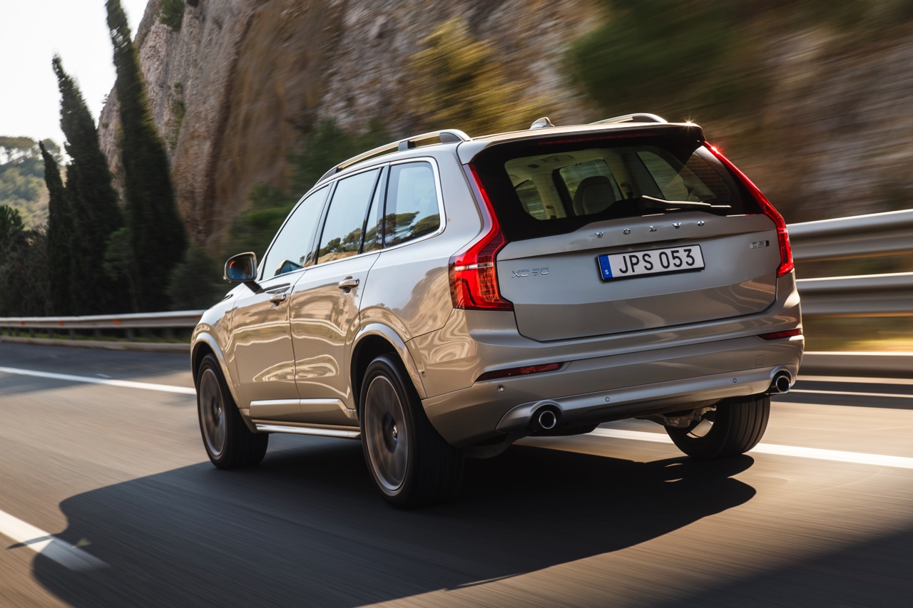 Autotest met nieuwe Volvo XC90 T8 Twin Engine en XC90 D5 AWD. Ale ins-and-outs in de rijtest tijdens de persintroductie in Barcelona.