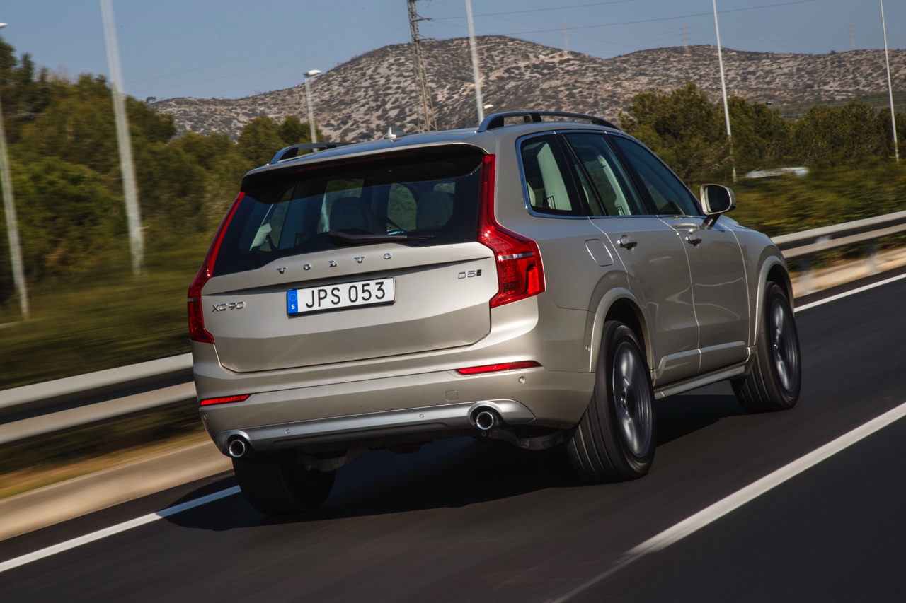 Autotest met nieuwe Volvo XC90 T8 Twin Engine en XC90 D5 AWD. Ale ins-and-outs in de rijtest tijdens de persintroductie in Barcelona.