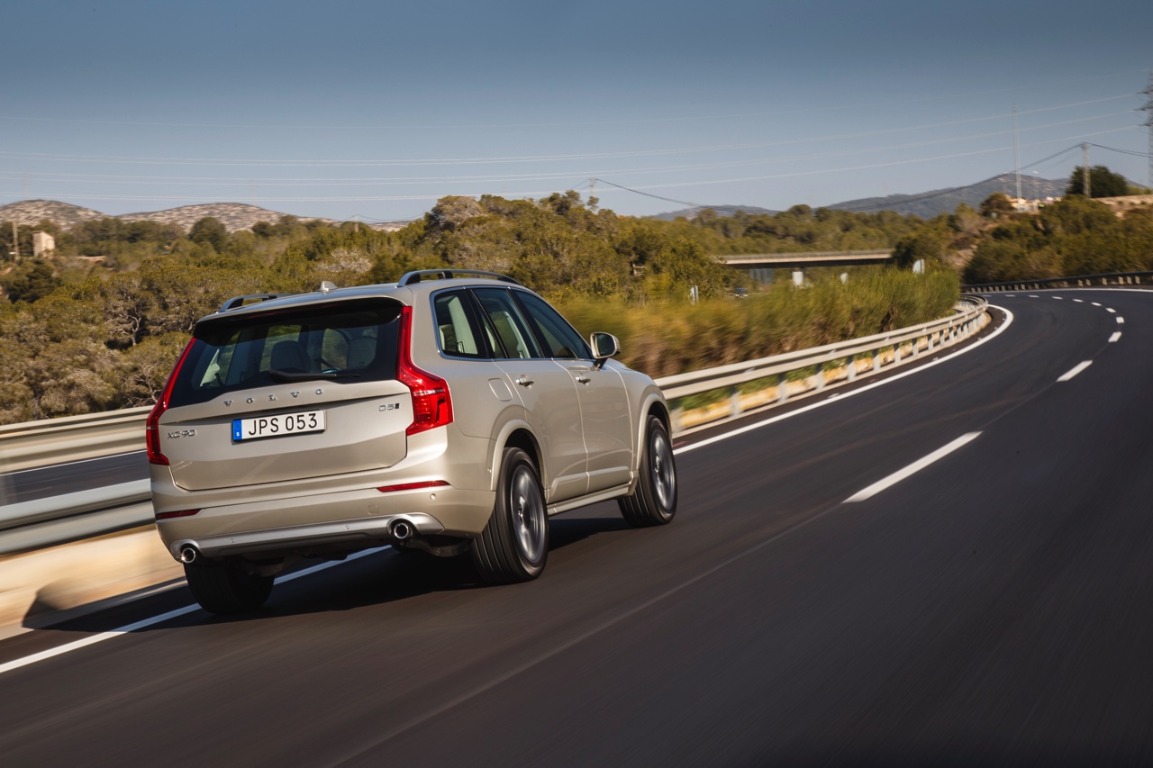 Autotest met nieuwe Volvo XC90 T8 Twin Engine en XC90 D5 AWD. Ale ins-and-outs in de rijtest tijdens de persintroductie in Barcelona.
