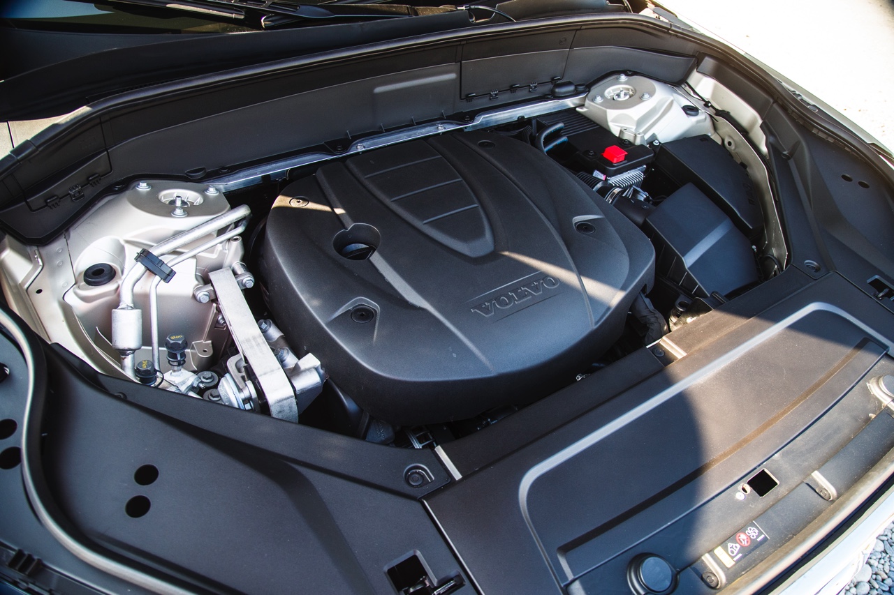 Autotest met nieuwe Volvo XC90 T8 Twin Engine en XC90 D5 AWD. Ale ins-and-outs in de rijtest tijdens de persintroductie in Barcelona.