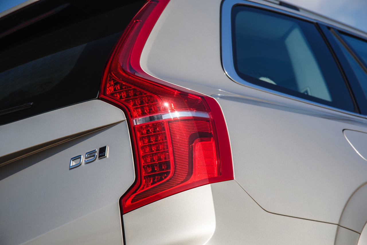 Autotest met nieuwe Volvo XC90 T8 Twin Engine en XC90 D5 AWD. Ale ins-and-outs in de rijtest tijdens de persintroductie in Barcelona.