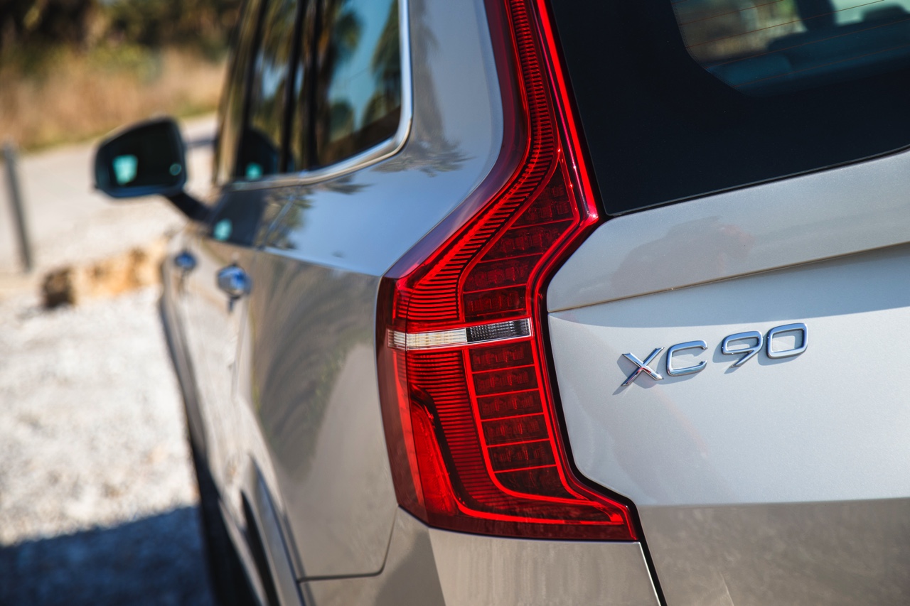 Autotest met nieuwe Volvo XC90 T8 Twin Engine en XC90 D5 AWD. Ale ins-and-outs in de rijtest tijdens de persintroductie in Barcelona.