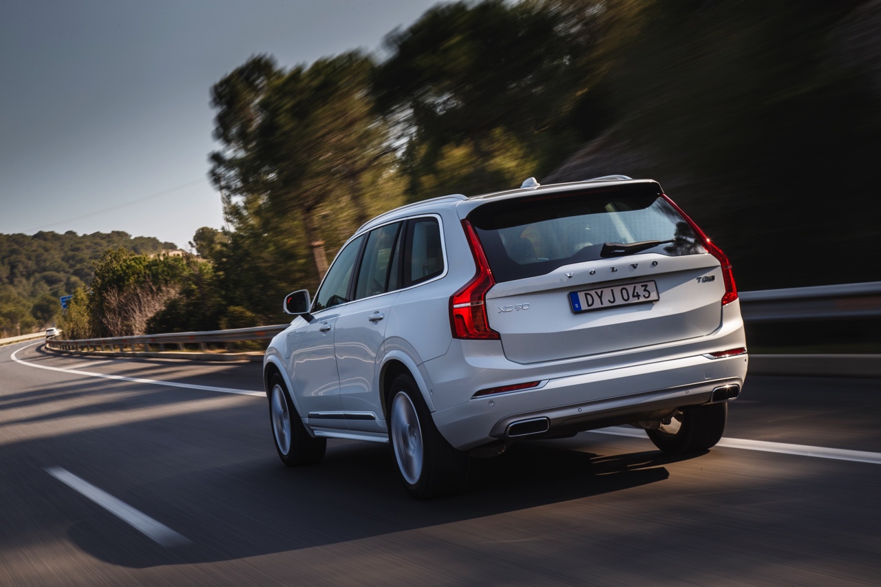Autotest met nieuwe Volvo XC90 T8 Twin Engine en XC90 D5 AWD. Ale ins-and-outs in de rijtest tijdens de persintroductie in Barcelona.