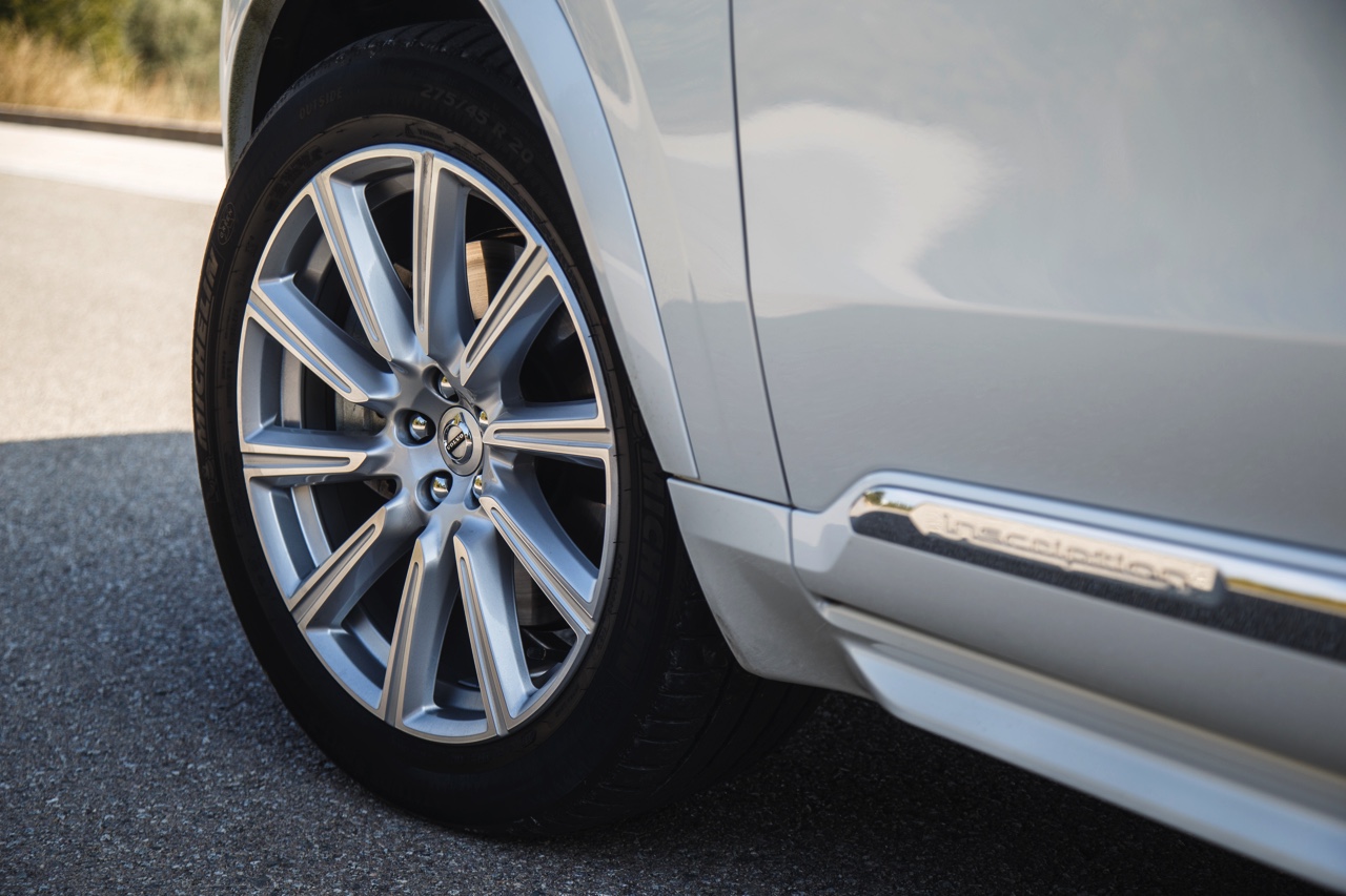Autotest met nieuwe Volvo XC90 T8 Twin Engine en XC90 D5 AWD. Ale ins-and-outs in de rijtest tijdens de persintroductie in Barcelona.