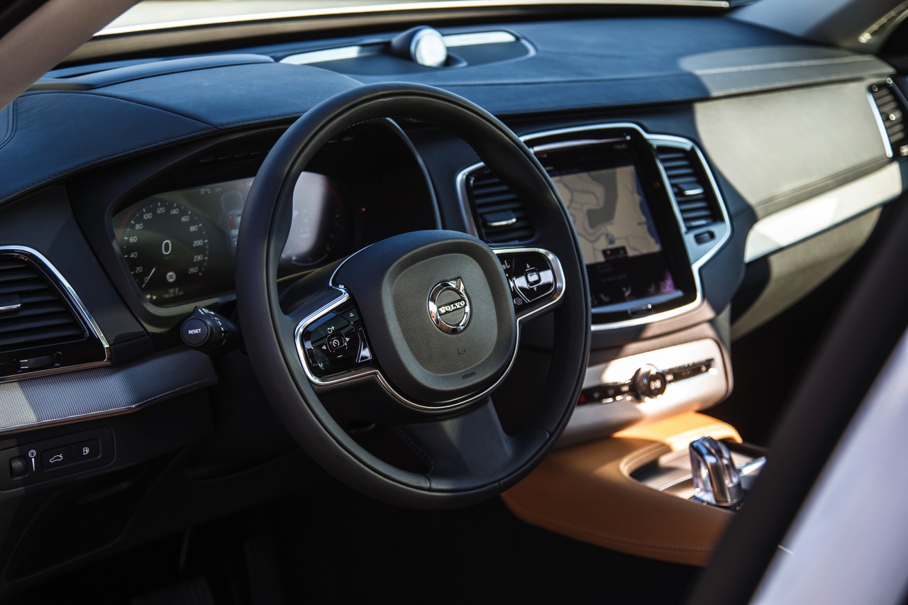 Autotest met nieuwe Volvo XC90 T8 Twin Engine en XC90 D5 AWD. Ale ins-and-outs in de rijtest tijdens de persintroductie in Barcelona.