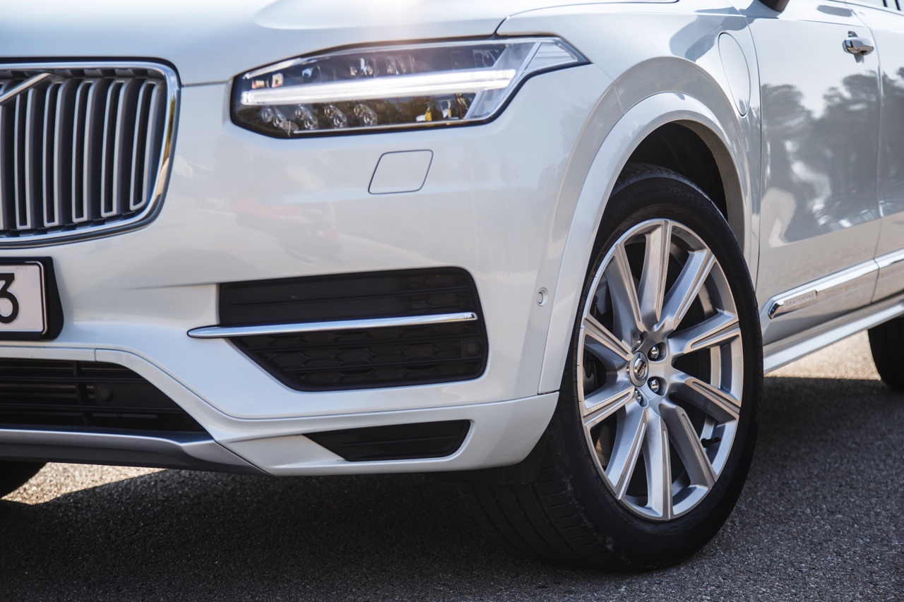 Autotest met nieuwe Volvo XC90 T8 Twin Engine en XC90 D5 AWD. Ale ins-and-outs in de rijtest tijdens de persintroductie in Barcelona.