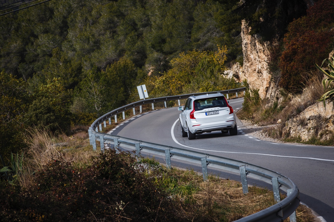 Autotest met nieuwe Volvo XC90 T8 Twin Engine en XC90 D5 AWD. Ale ins-and-outs in de rijtest tijdens de persintroductie in Barcelona.