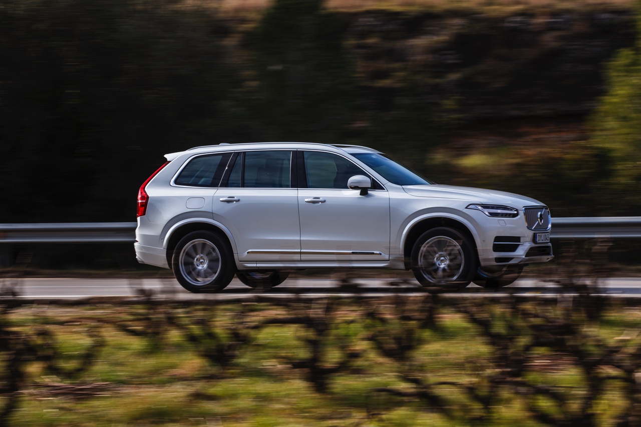 Autotest met nieuwe Volvo XC90 T8 Twin Engine en XC90 D5 AWD. Ale ins-and-outs in de rijtest tijdens de persintroductie in Barcelona.