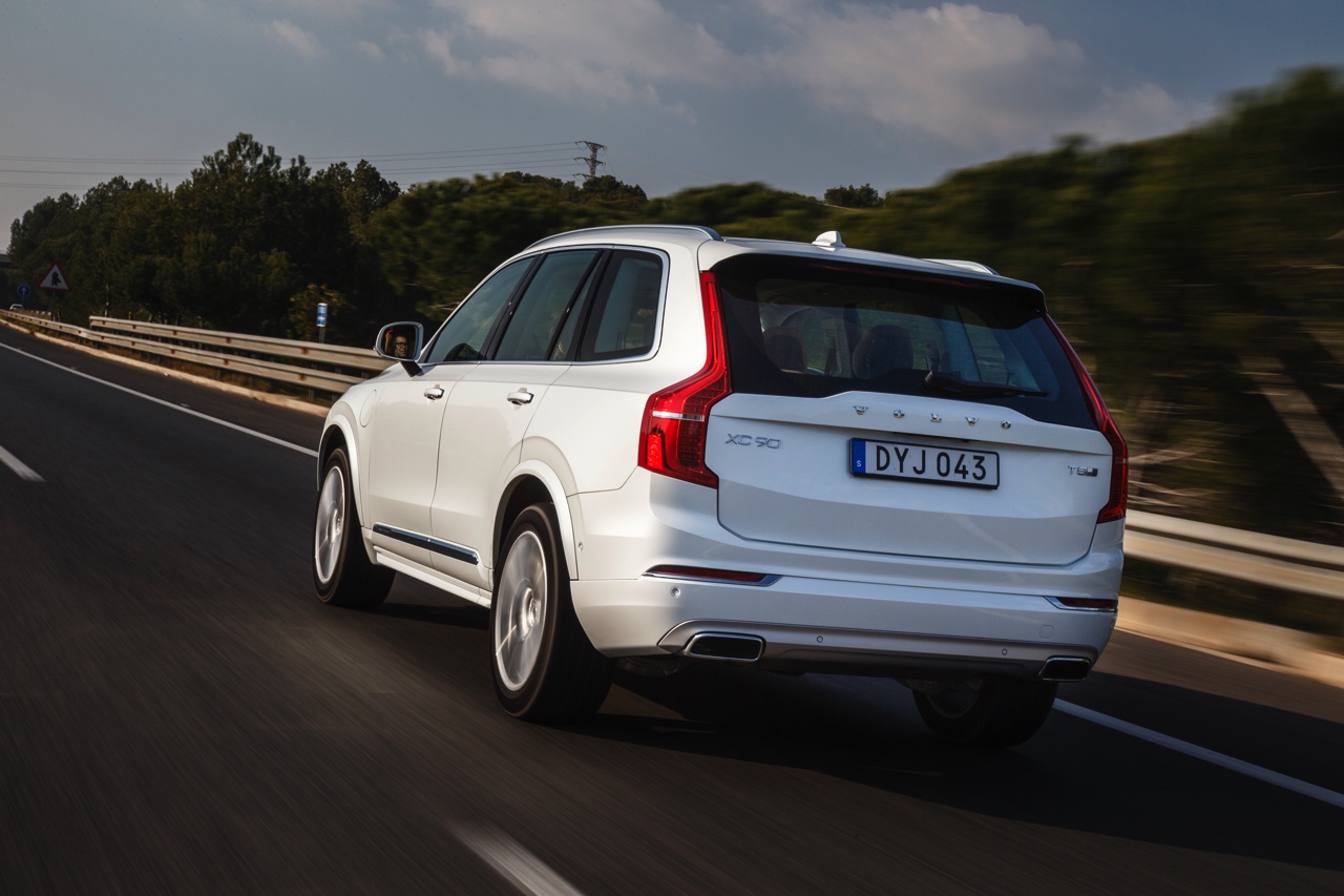 Autotest met nieuwe Volvo XC90 T8 Twin Engine en XC90 D5 AWD. Ale ins-and-outs in de rijtest tijdens de persintroductie in Barcelona.