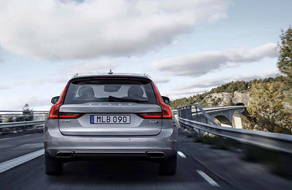 De onthulling van de nieuwe Volvo V90 vindt officieel plaats op 18 februari 2016 in Stockholm. Na zijn premiere vindt de Estate zijn weg naar de Autosalon van Genve.