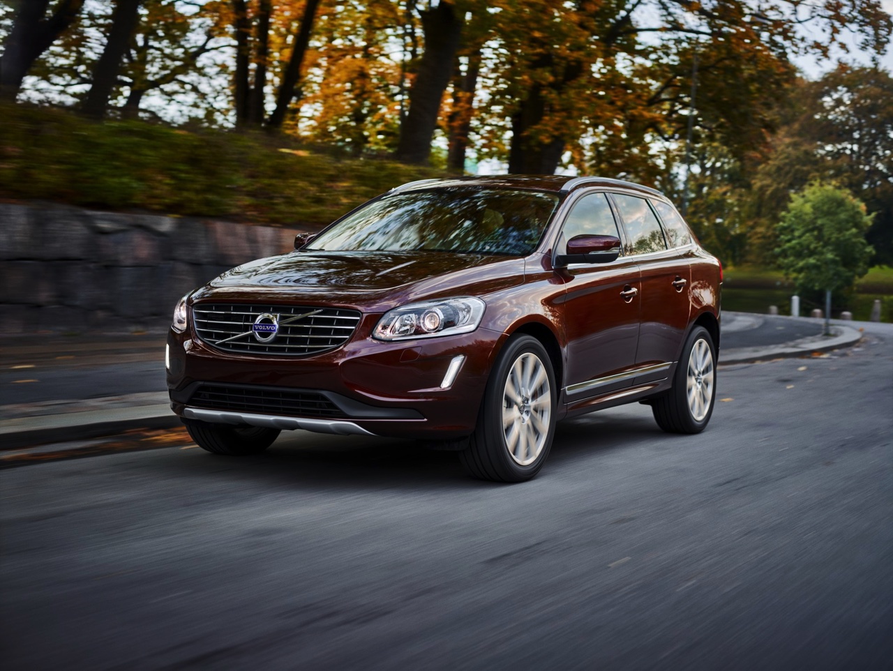 Prijzen en uitrusting Volvo XC60 Polar en XC60 Polar+, de nieuwe actiemodellen van de populaire Zweedse SUV op een rij.