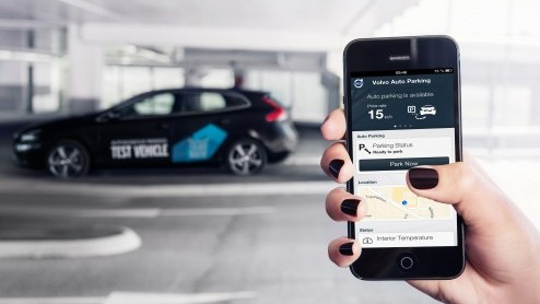 Volvo start in 2014 het Drive Me-project met als doel uiteindelijk in 2017 honderd zelfrijdende autos op openbare wegen in en rond de Zweedse stad Gothenburg de weg op te sturen.