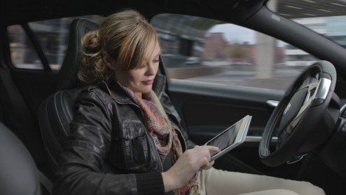 Volvo start in 2014 het Drive Me-project met als doel uiteindelijk in 2017 honderd zelfrijdende autos op openbare wegen in en rond de Zweedse stad Gothenburg de weg op te sturen.