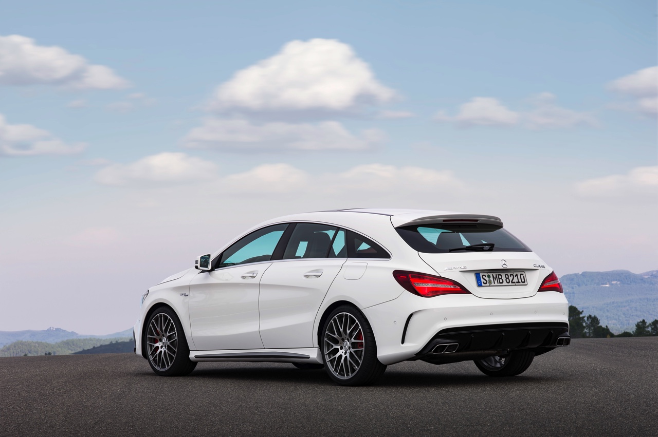 Prijzen en uitvoeringen nieuwe Mercedes-Benz CLA bekend. De CLA is er nu vanaf 34.295 euro en komt als 180d BlueEFFICIENCY met 21% bijtelling voordeliger uit de hoek.