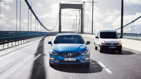 Volvo ontwikkelt zelfrijdende auto. Autonoom rijden vanaf 2017 mogelijk dankzij Drive Me Project in Zweden.