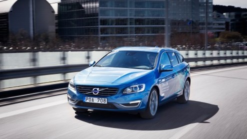 Volvo ontwikkelt zelfrijdende auto. Autonoom rijden vanaf 2017 mogelijk dankzij Drive Me Project in Zweden.