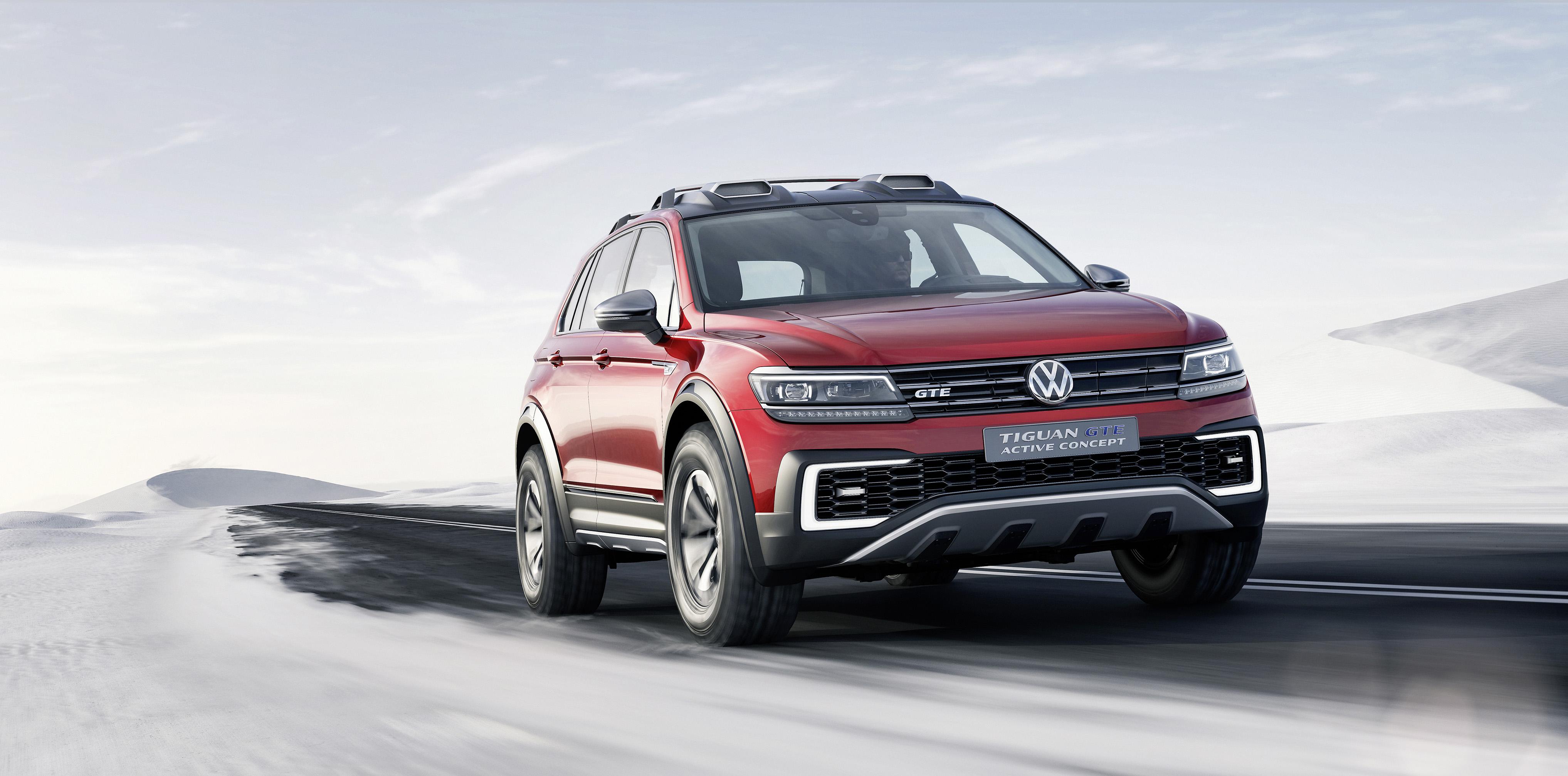Op de Detroit Auto Show introduceert Volkswagen de Tiguan GTE als studiemodel. De Tiguan GTE Active Concept verwijst ook naar de Tiguan met verlengde wielbasis die voor Amerika bestemd is.