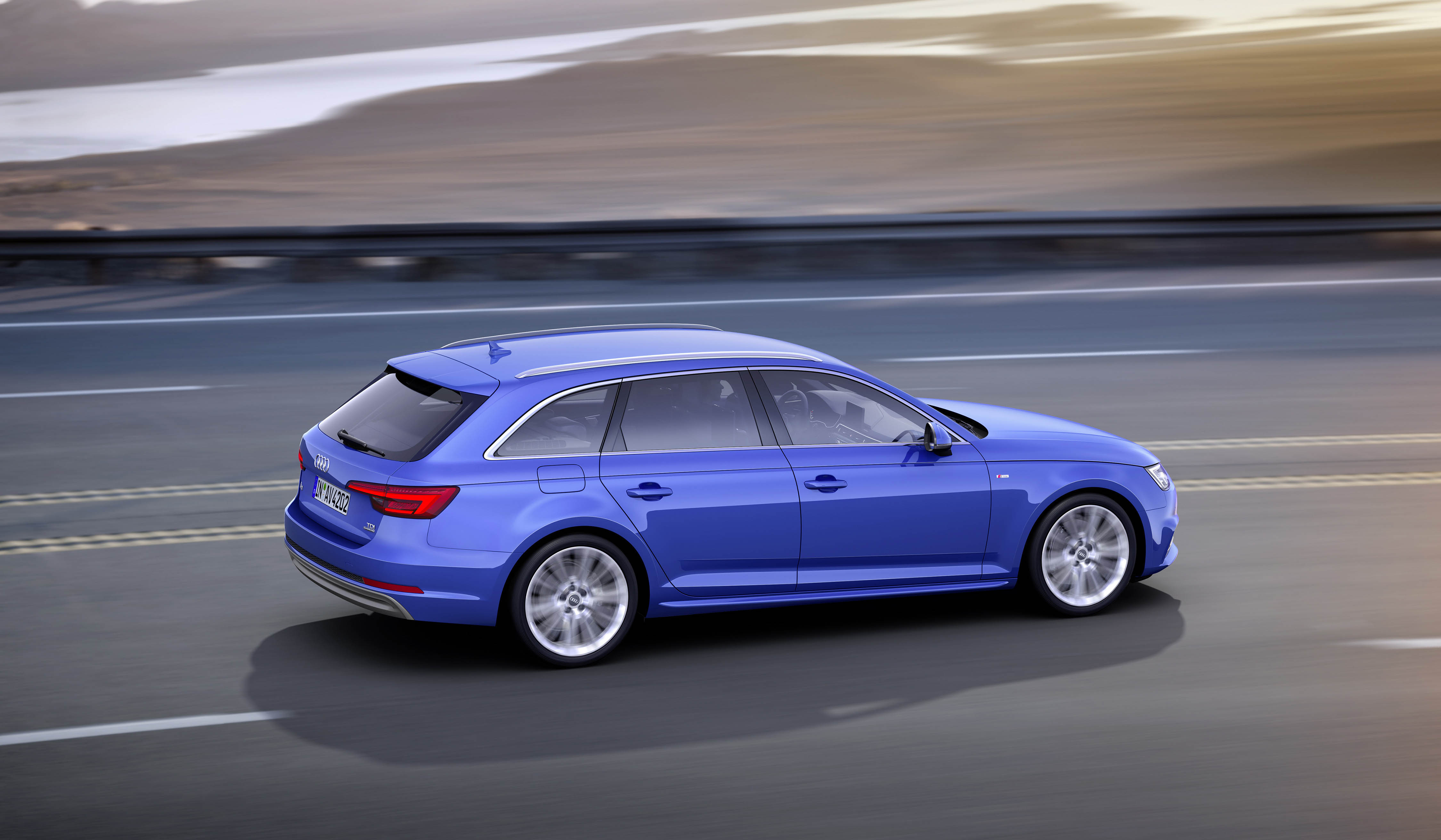 Nieuwe Audi A4 prijzen en uitvoeringen bekend gemaakt. Vele varianten komen in aanmerking voor 20% bijtelling en de standaarduitrusting is compleet.